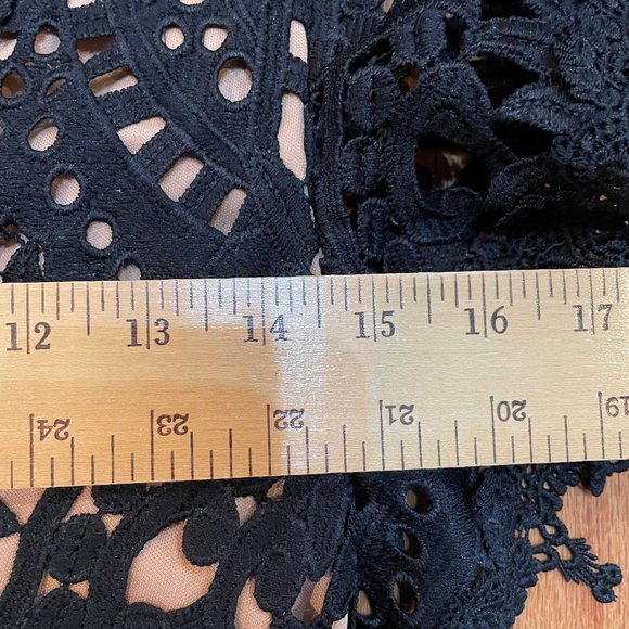 Black Lace Top NWT Size Small Romantic Lined - Picture 11 of 15